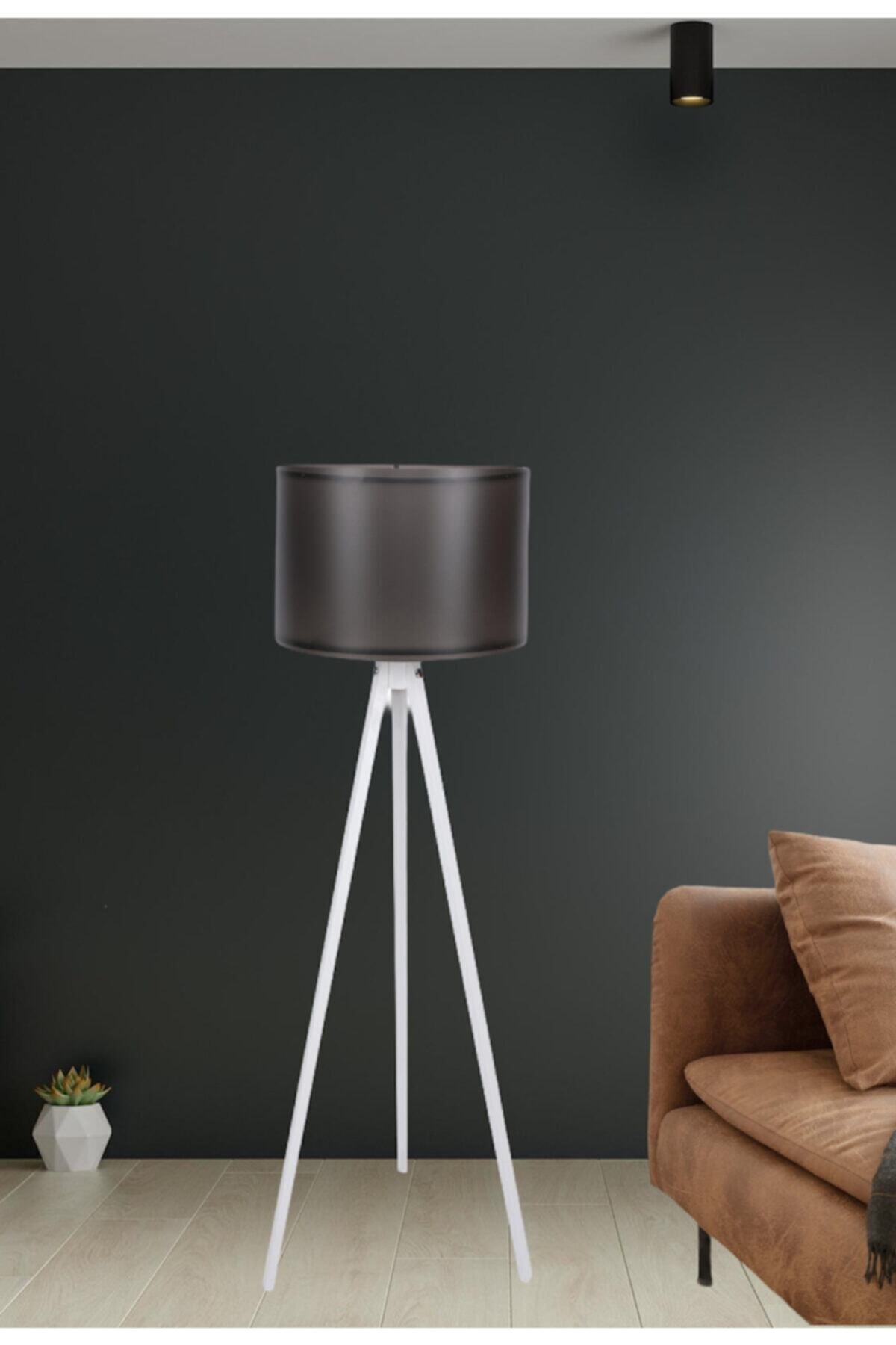 Tripod lamps