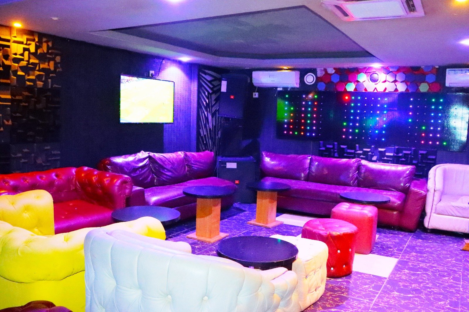 NEXUS LOUNGE