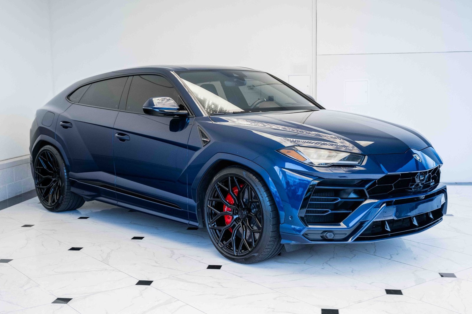 Lamborghini Urus Base 4dr AWD 2020 Blue