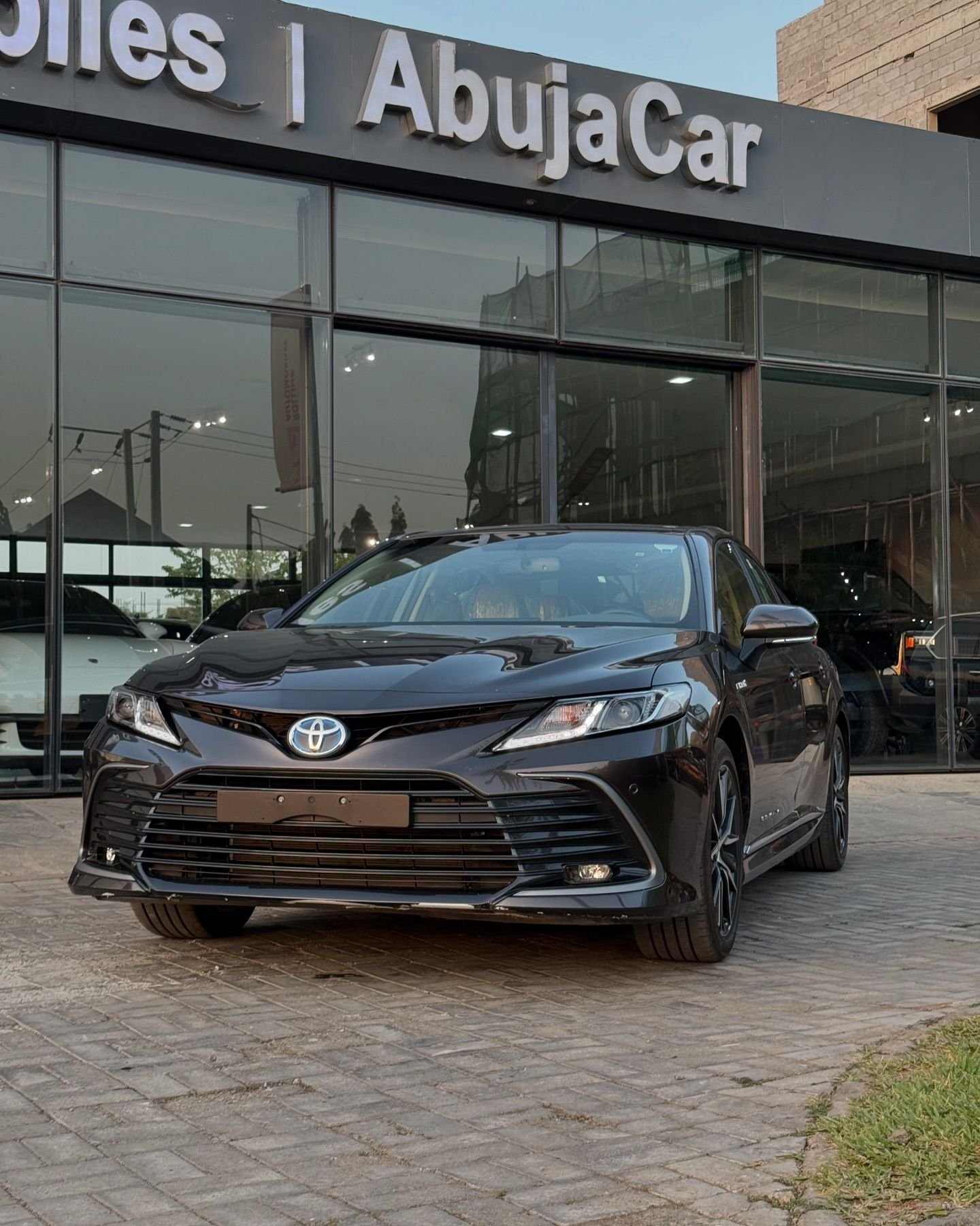 Toyota CAMRY HYBRID GLE