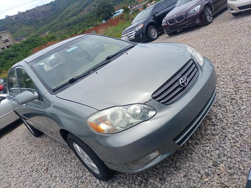 Toyota Corolla LE 2003