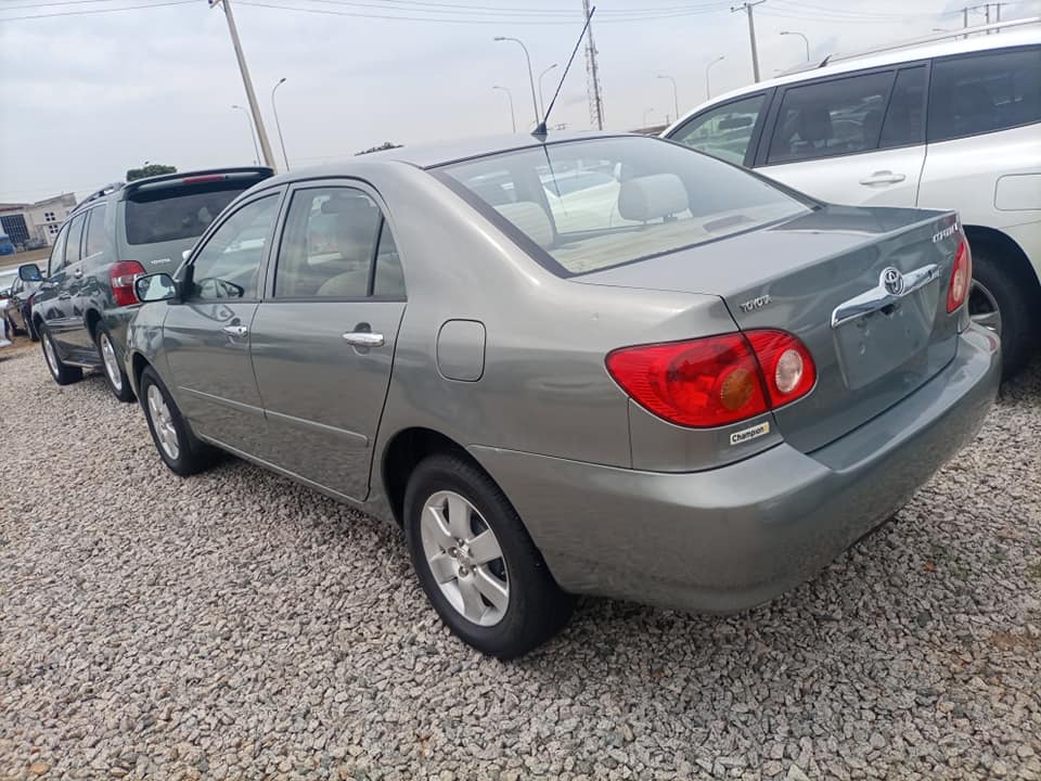 Toyota Corolla LE 2003