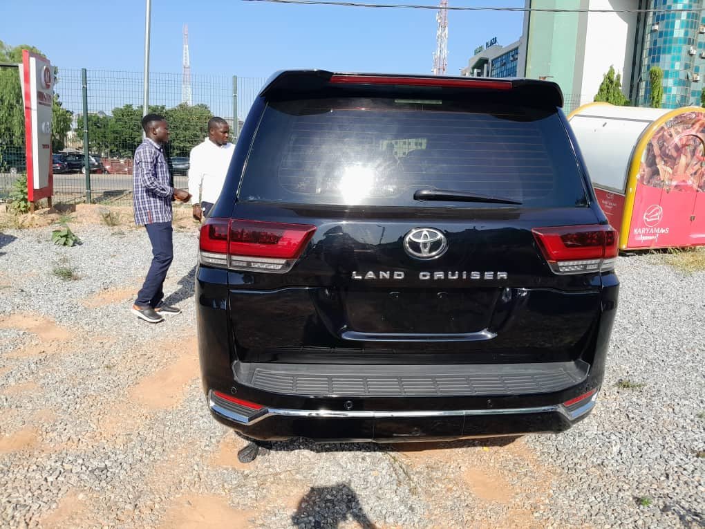 Toyota Landcruiser upgraded  Automatic Transmission