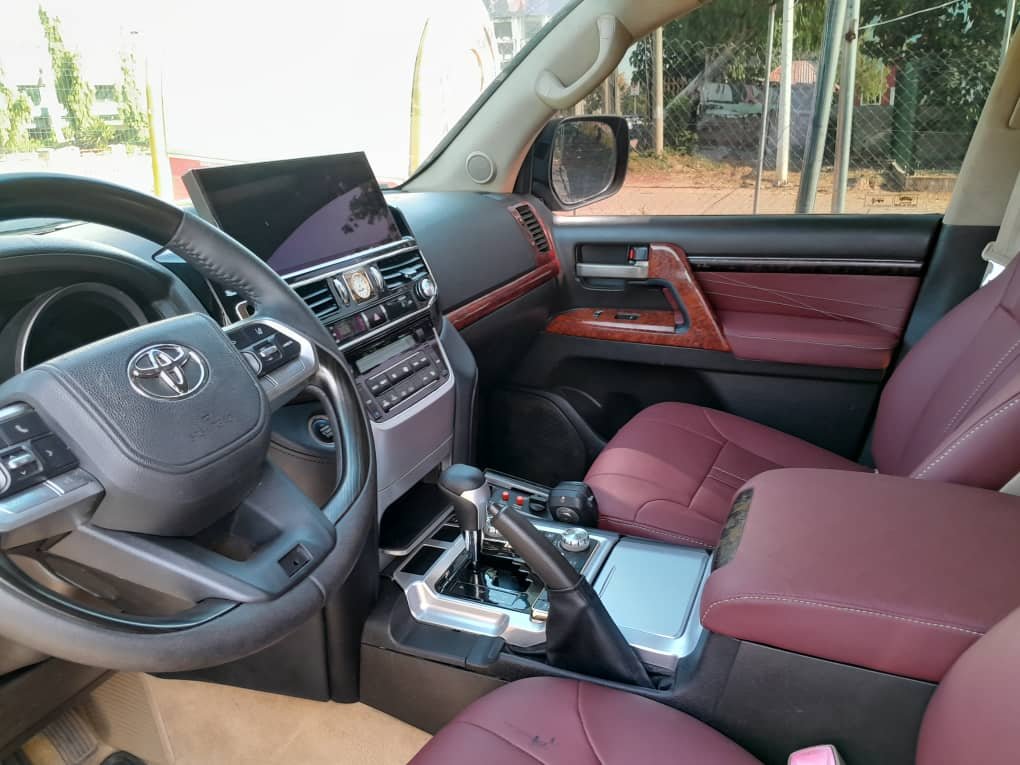 Toyota Landcruiser upgraded  Automatic Transmission