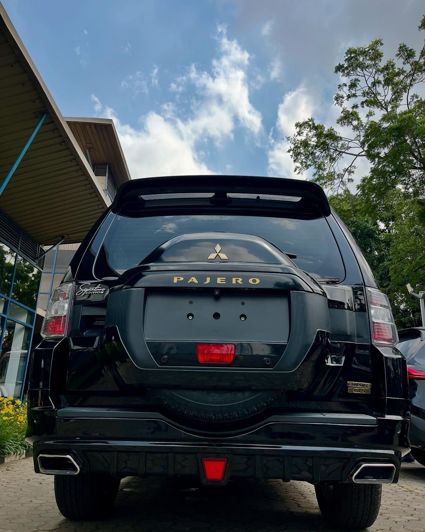 Mitsubishi Pajero-Signature Edition