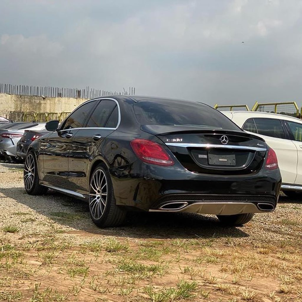 Mercedes Benz C300 Black 2016