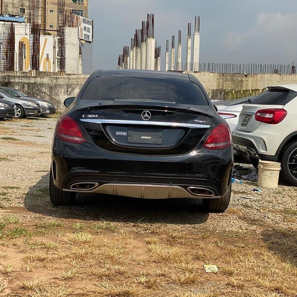 Mercedes Benz C300 Black 2016