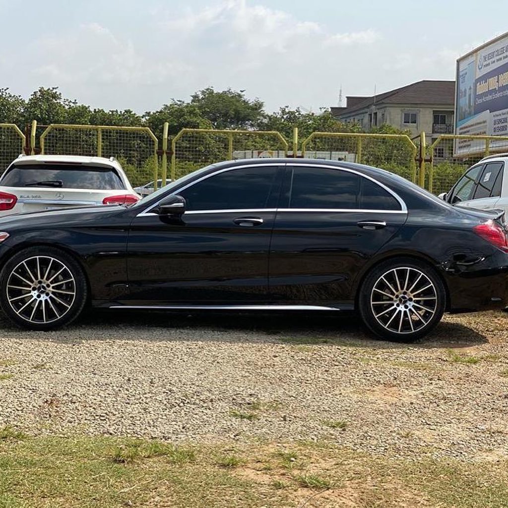 Mercedes Benz C300 Black 2016