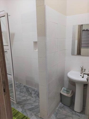 The Leneade Apartment. Two-Bedroom Apartment