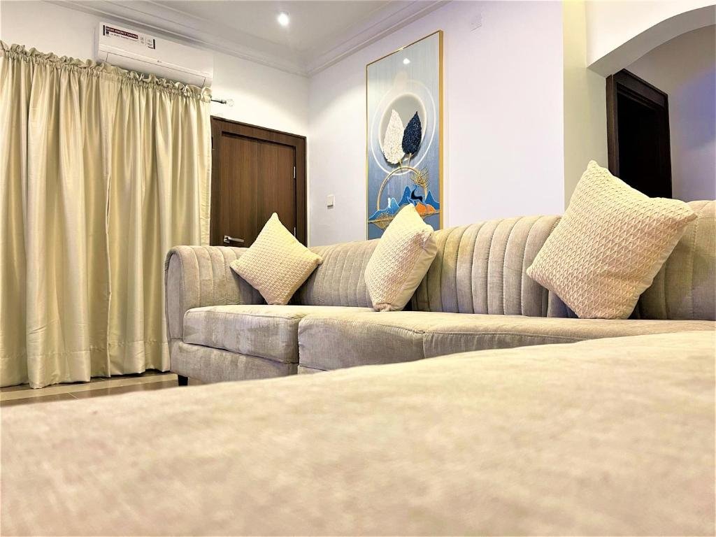 Imperio Apartment. Three-Bedroom Apartment