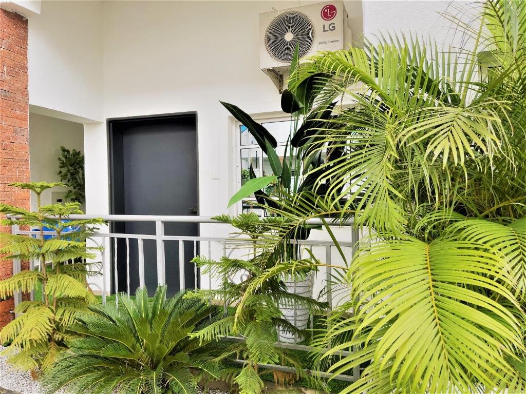 Imperio Apartment. Three-Bedroom Apartment