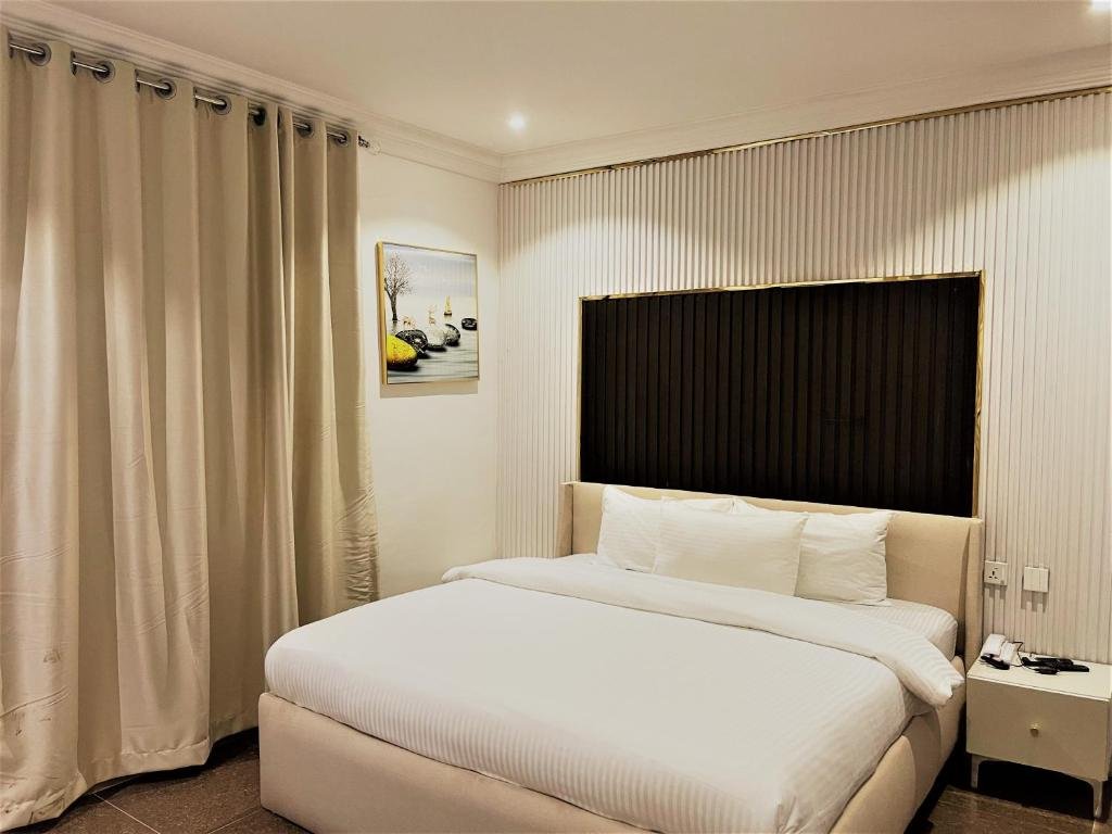 Imperio Apartment. Three-Bedroom Apartment