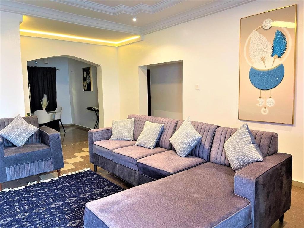 Imperio Apartment. Three-Bedroom Apartment