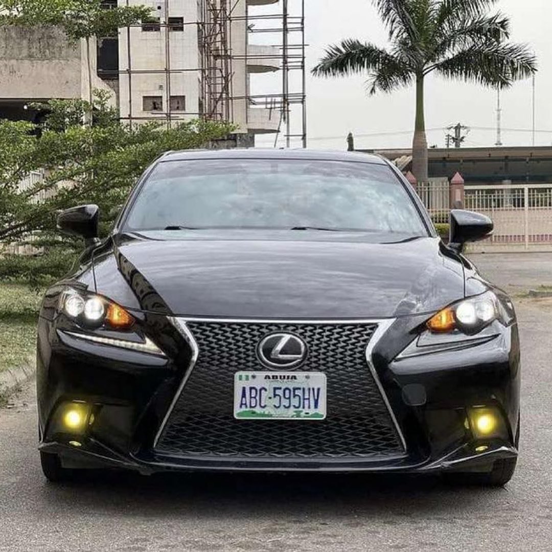 2015 Lexus is350