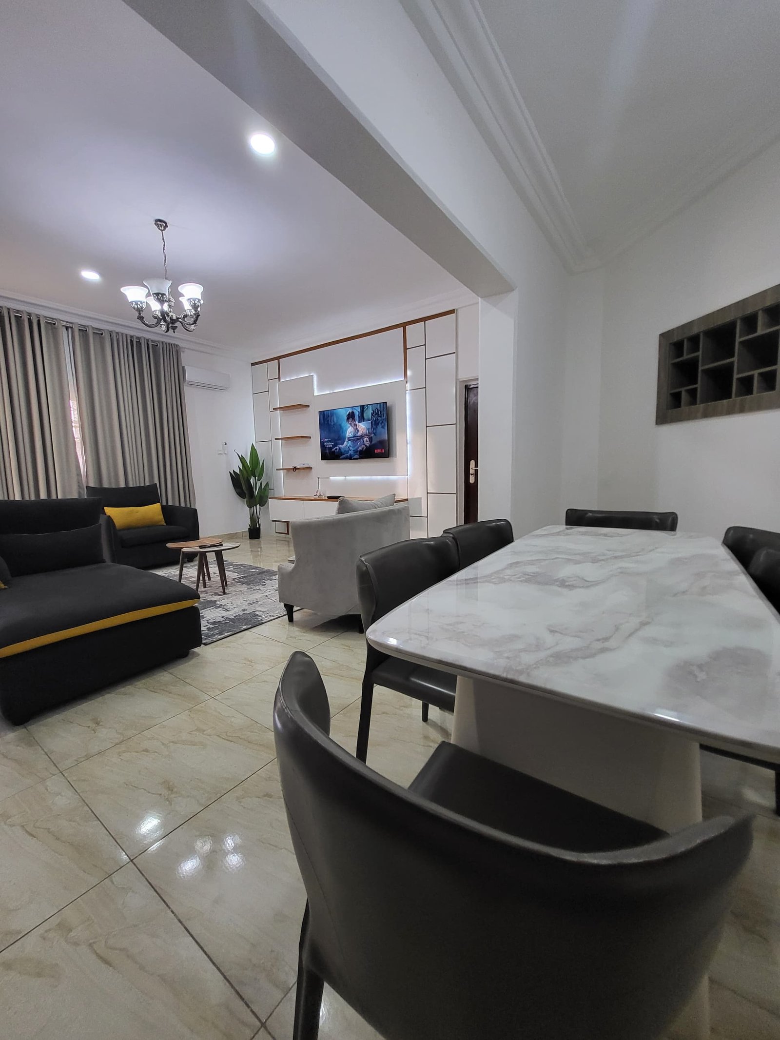 MIRAPAC PROPERTIES; FURNISHED AND SERVICED 1,2&amp;3 BEDROOM APARTMENTS