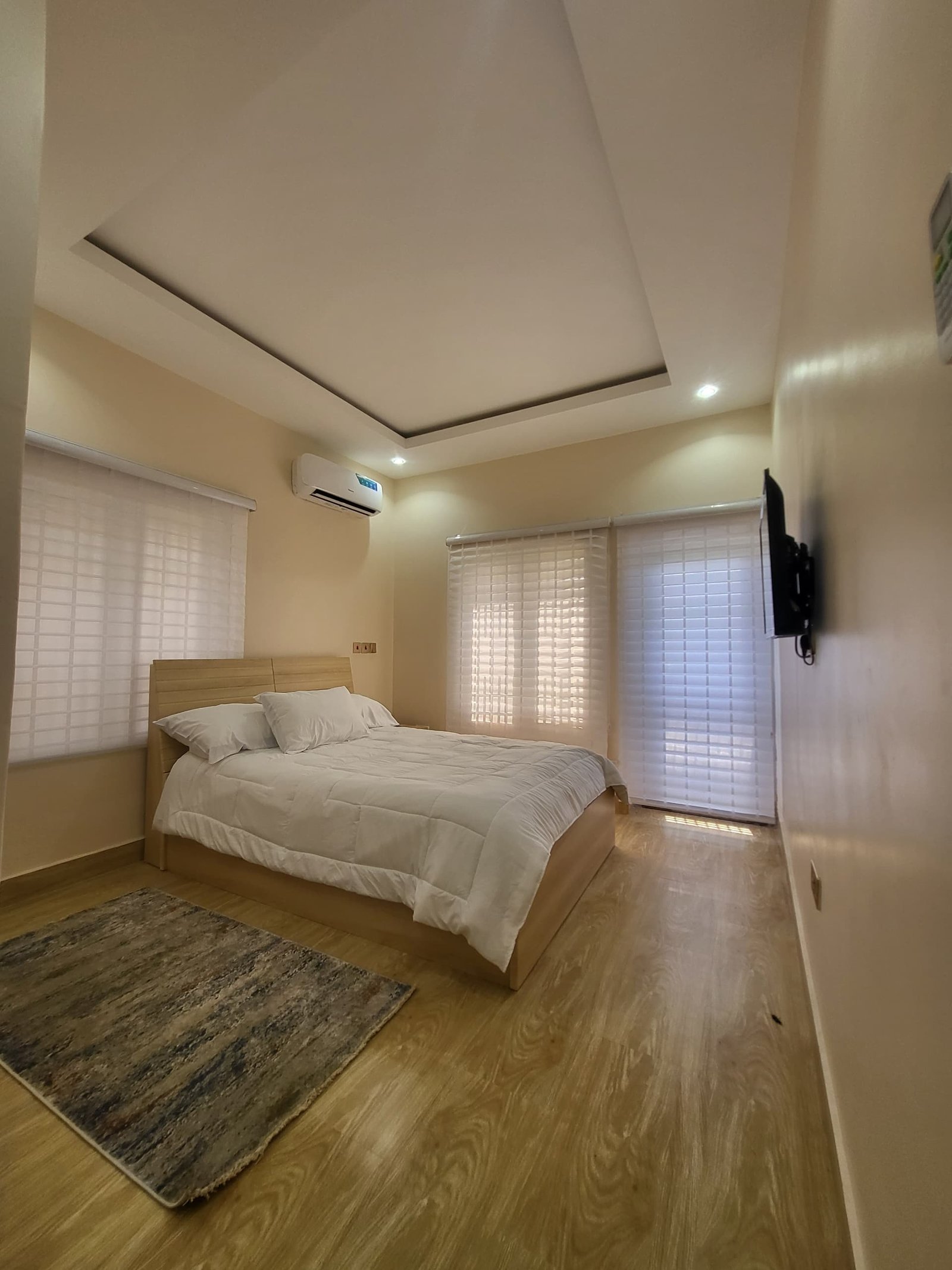 MIRAPAC PROPERTIES; SHORT STAY &amp; LONG STAY APARTMENTS