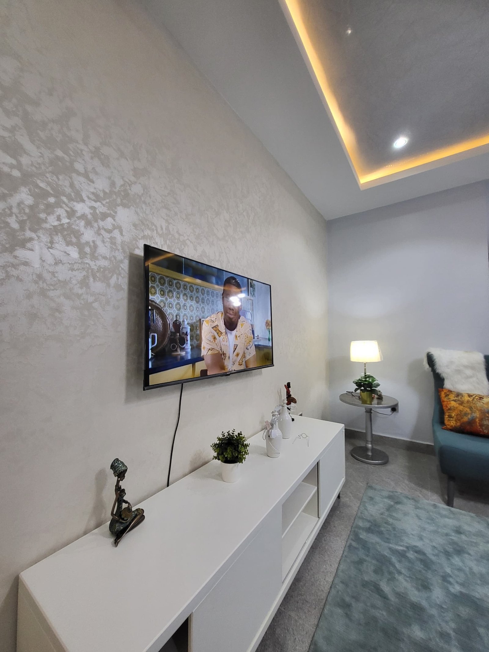 MIRAPAC PROPERTIES; SHORT STAY &amp; LONG STAY APARTMENTS