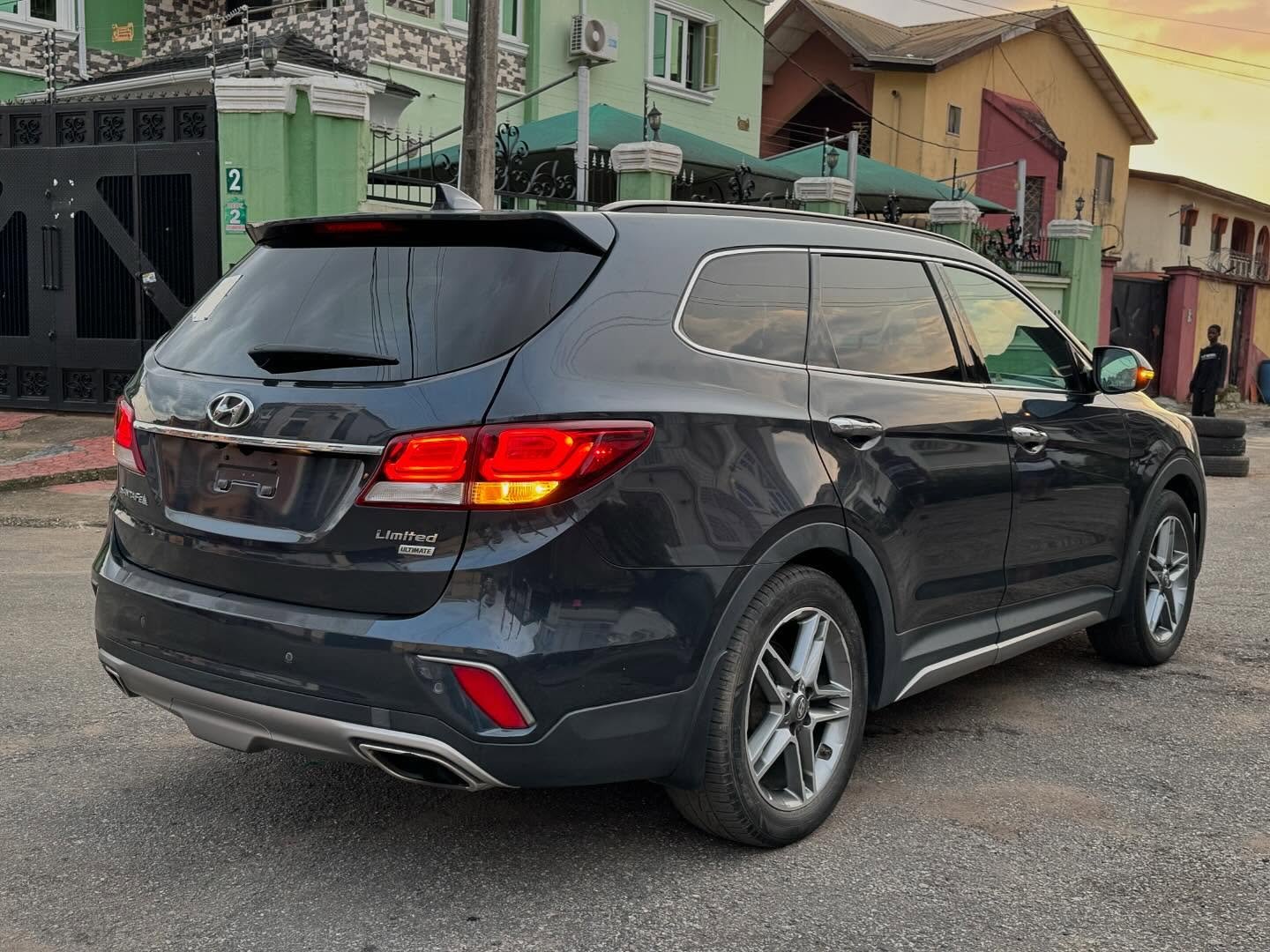 2017 Hyundai Santa Fe ultimate.