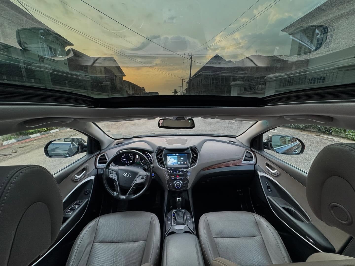 2017 Hyundai Santa Fe ultimate.