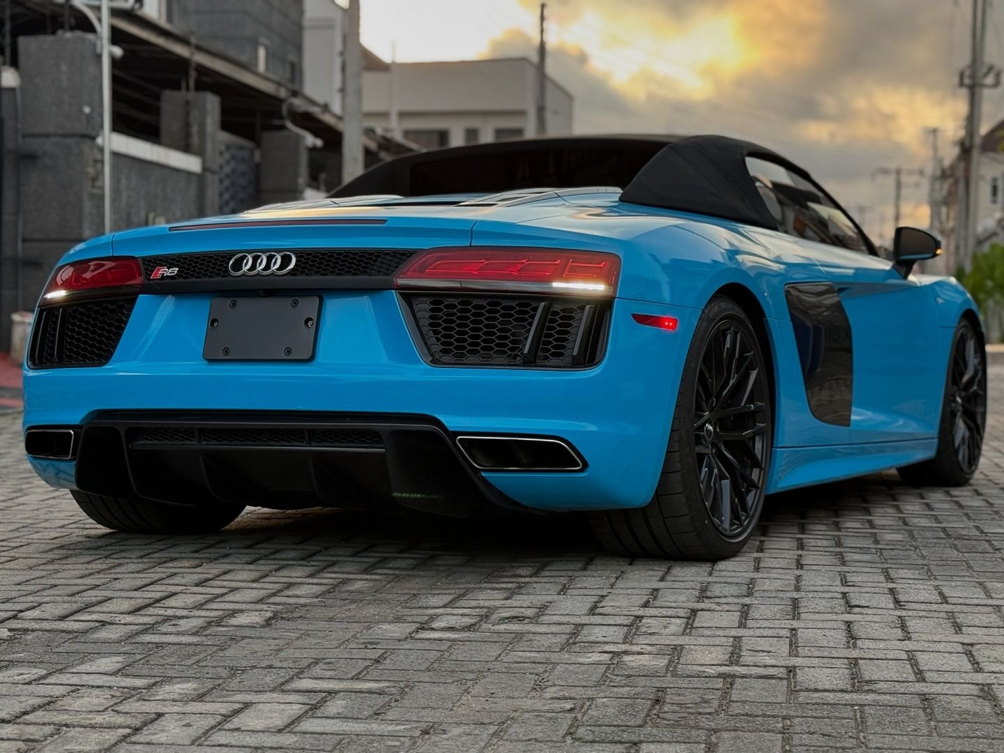Audi R8 V10 Convertible 2017 Model