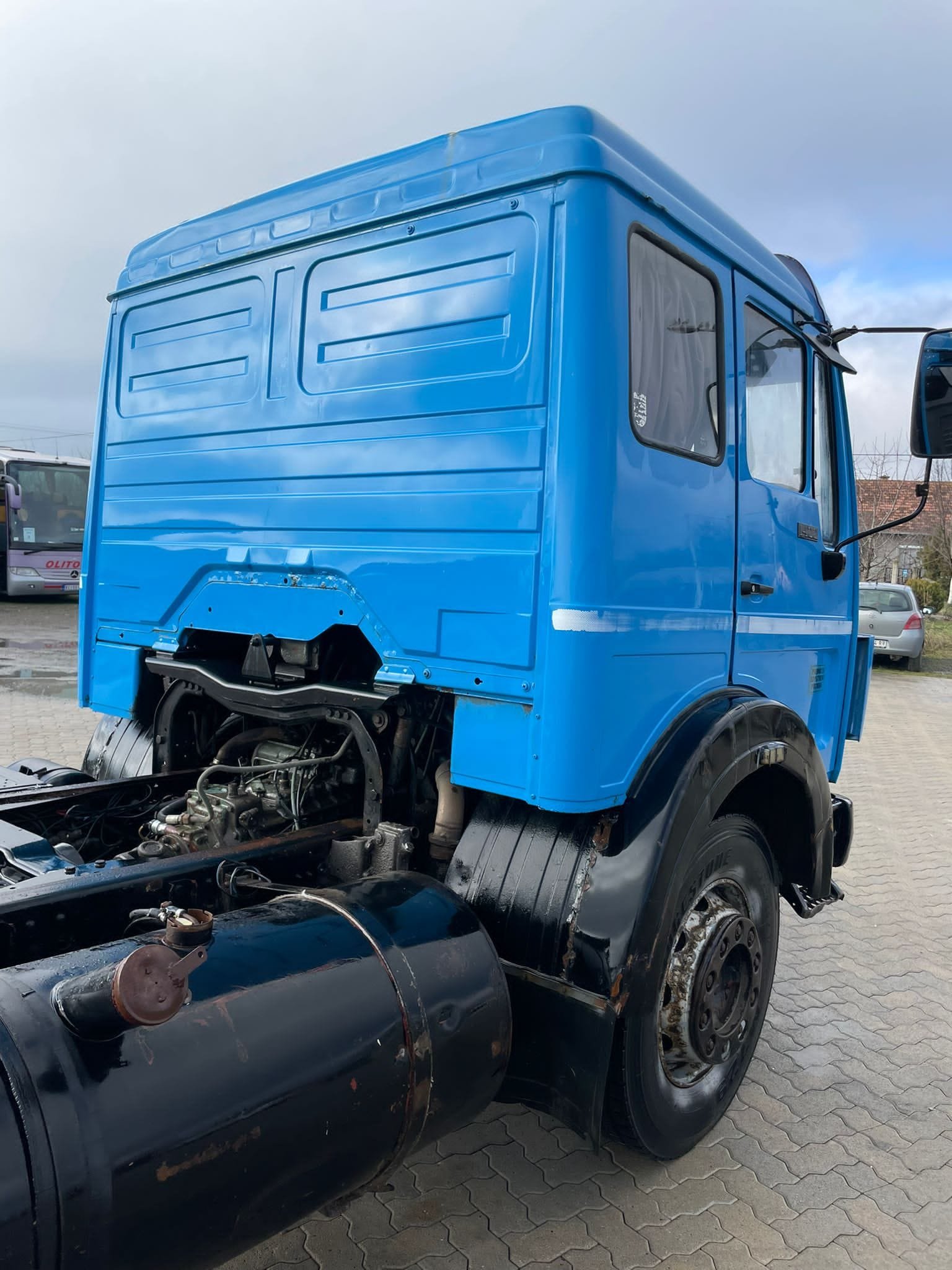 Merceces 1622 Truck