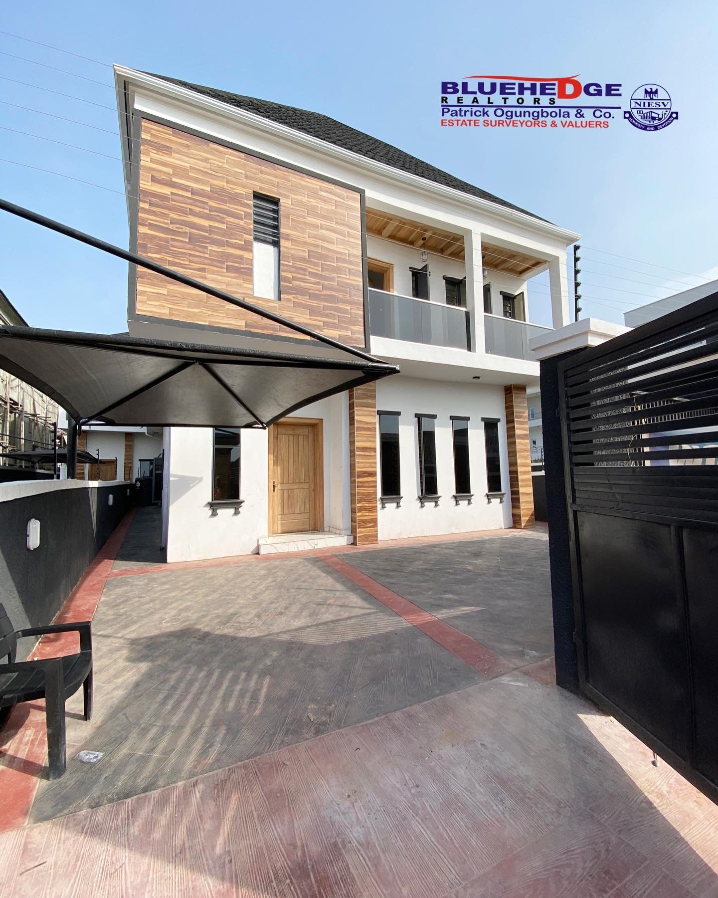 EXOTIC 4 BEDROOM DETACHED DUPLEX