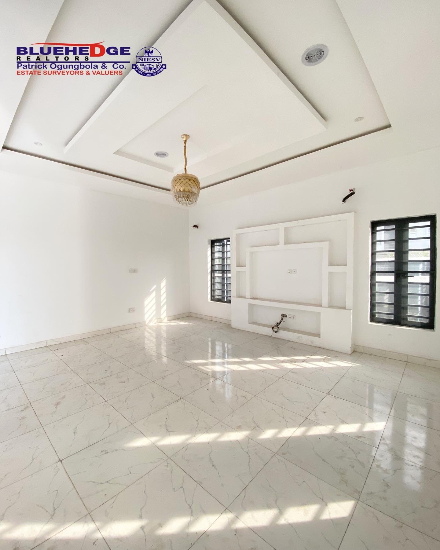 EXOTIC 4 BEDROOM DETACHED DUPLEX