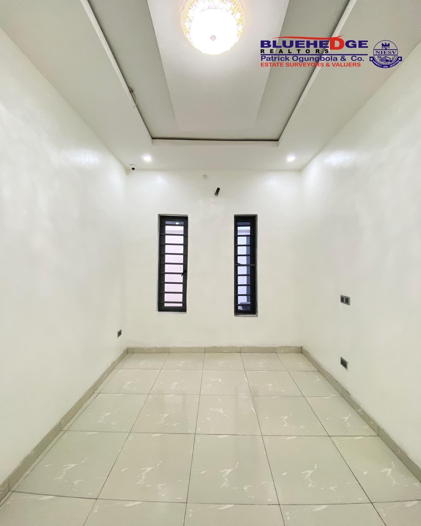 4 BEDROOM DETACHED DUPLEX FOR