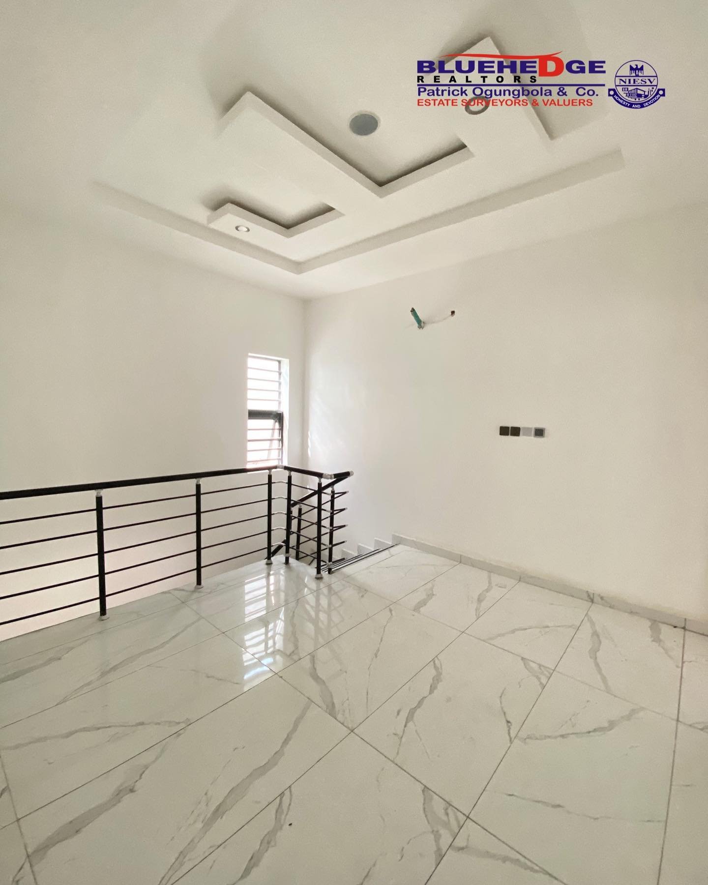 ELEGANT 5 BEDROOM DETACHED DUPLEX