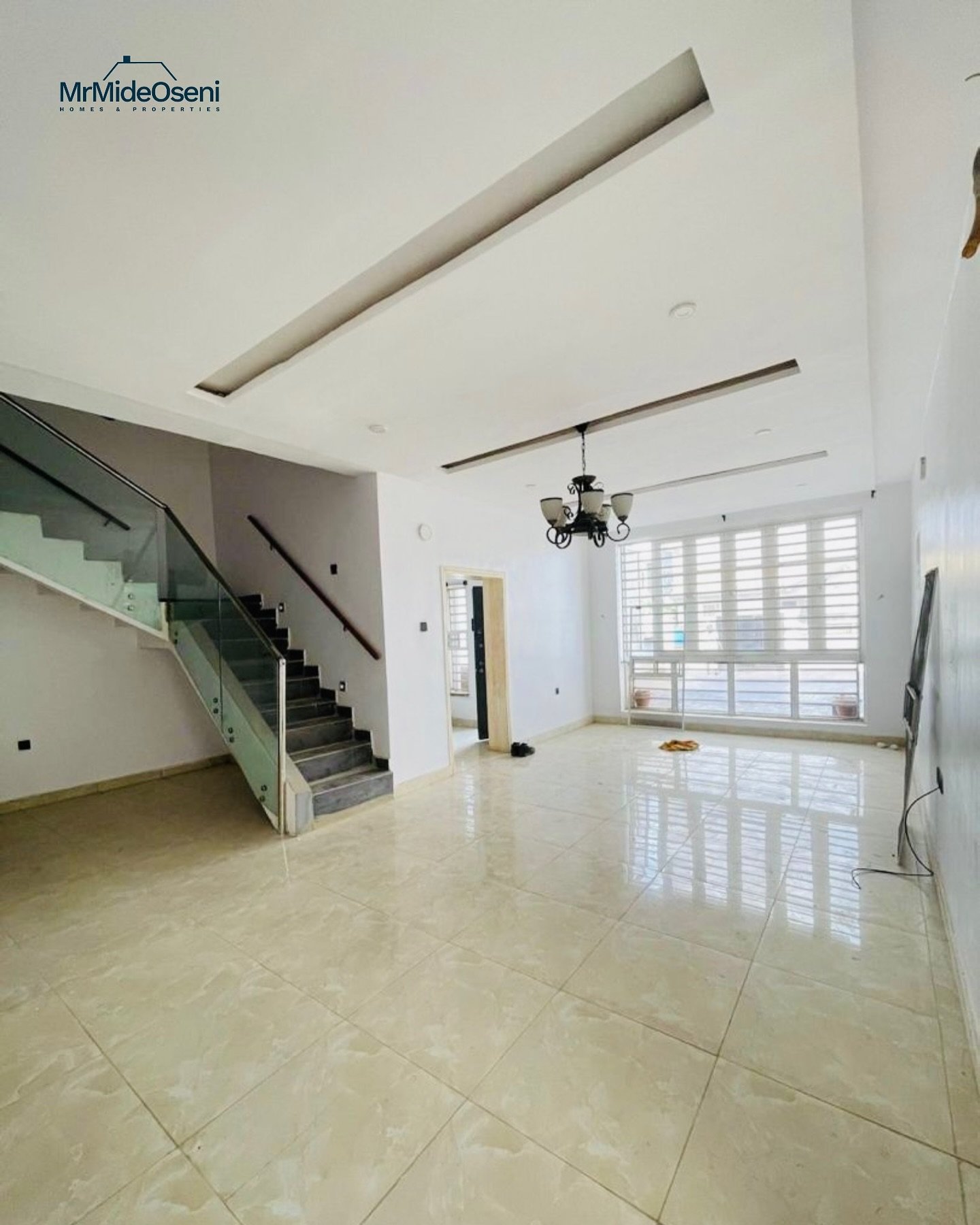 4 bedroom semidetached duplex sitting on 400 sqms no