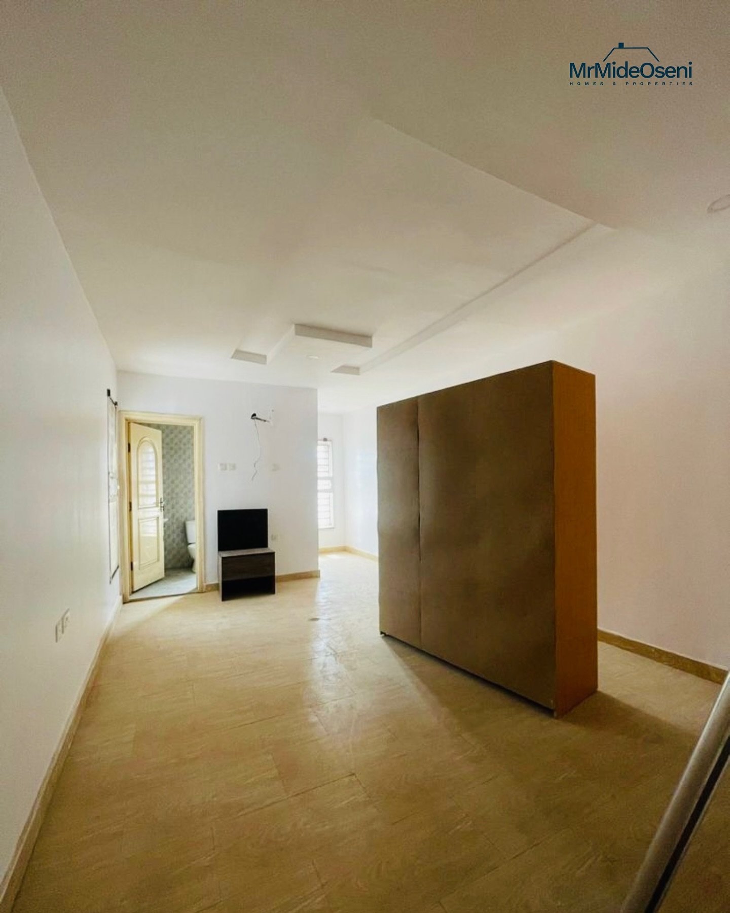 4 bedroom semidetached duplex sitting on 400 sqms no