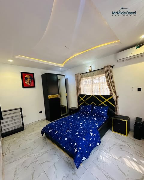 Fully furnished studio apartment ( self contained )