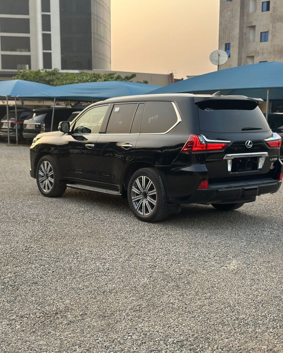 LEXUS LX 570 2017 MODEL IN BLACK EXTERIOR AND BLACK INTERIOR.
