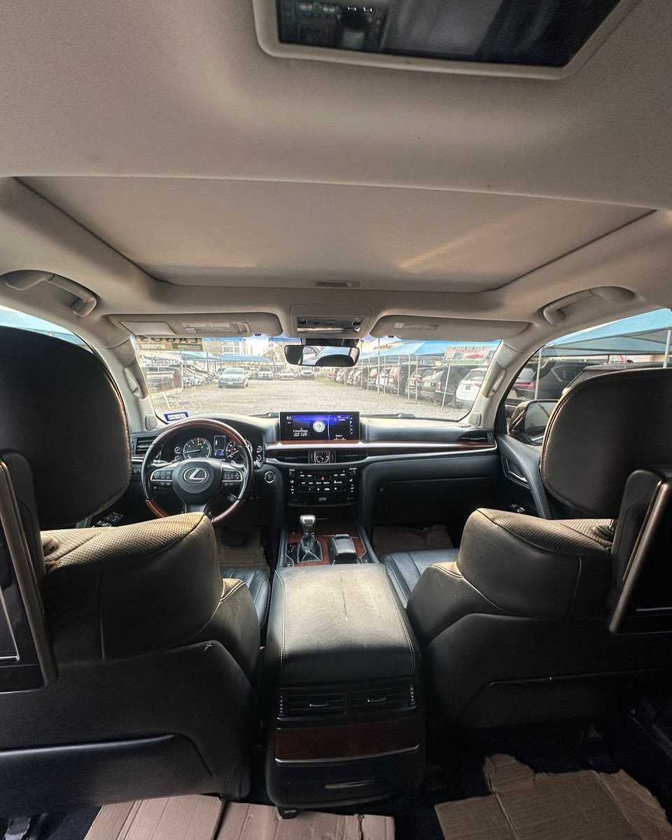 LEXUS LX 570 2017 MODEL IN BLACK EXTERIOR AND BLACK INTERIOR.