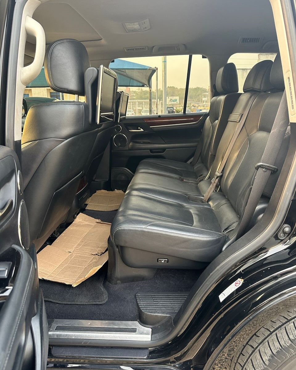 LEXUS LX 570 2017 MODEL IN BLACK EXTERIOR AND BLACK INTERIOR.