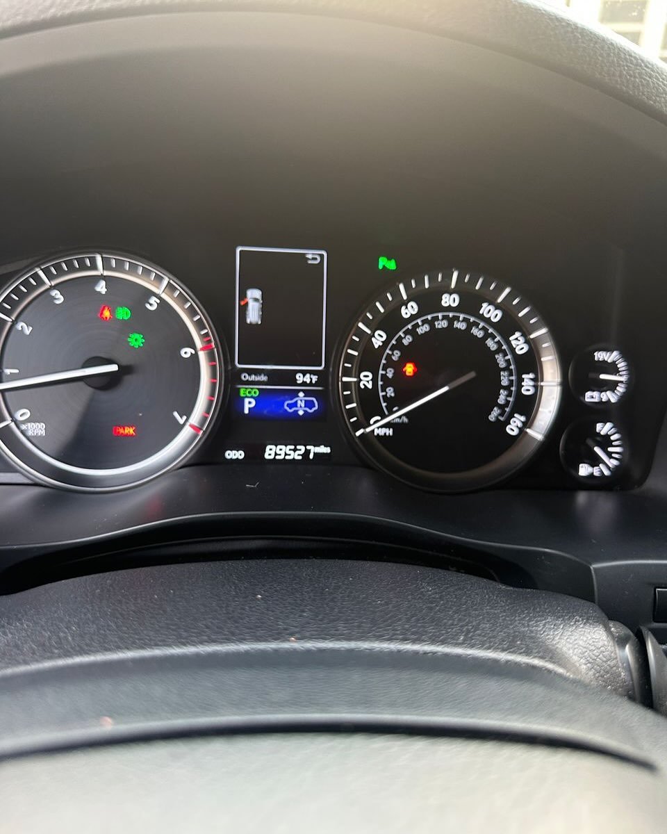 LEXUS LX 570 2017 MODEL IN BLACK EXTERIOR AND BLACK INTERIOR.