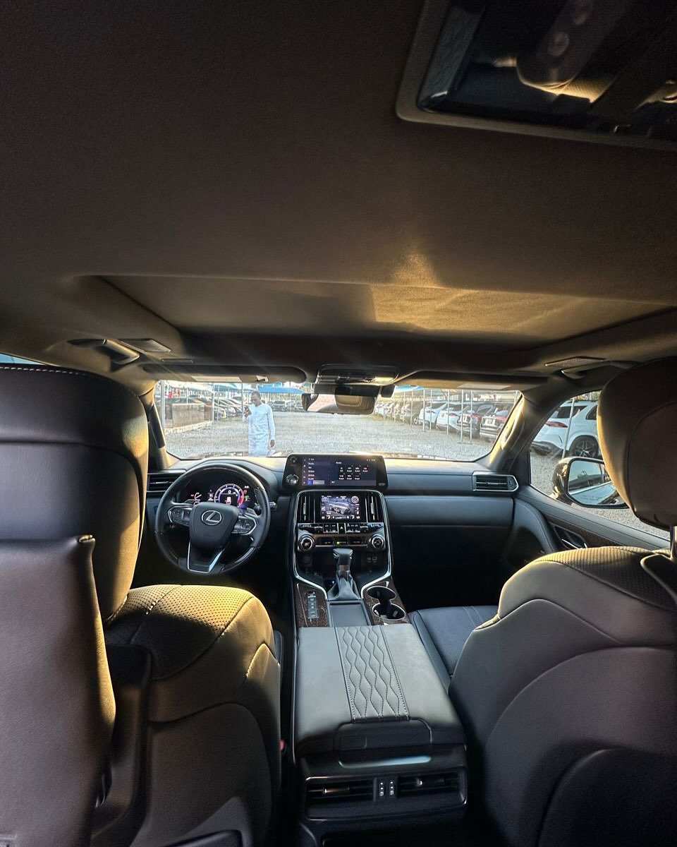 BRAND NEW LX 600 ULTRA LUXURY (2024)