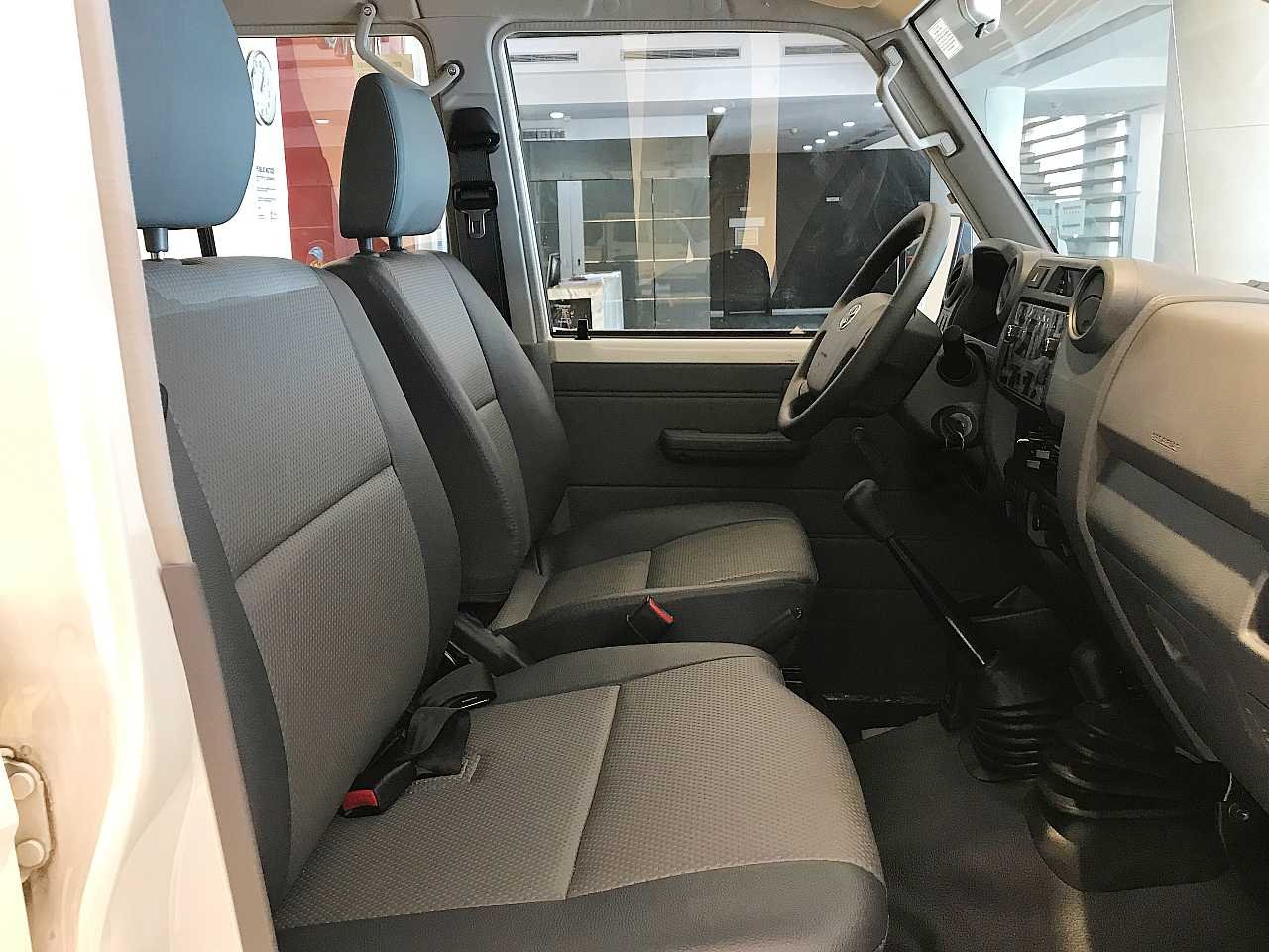 Toyota Land Cruiser 70