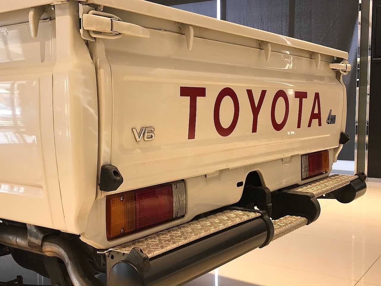 Toyota Land Cruiser 70