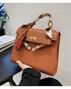 Cyndi_bags